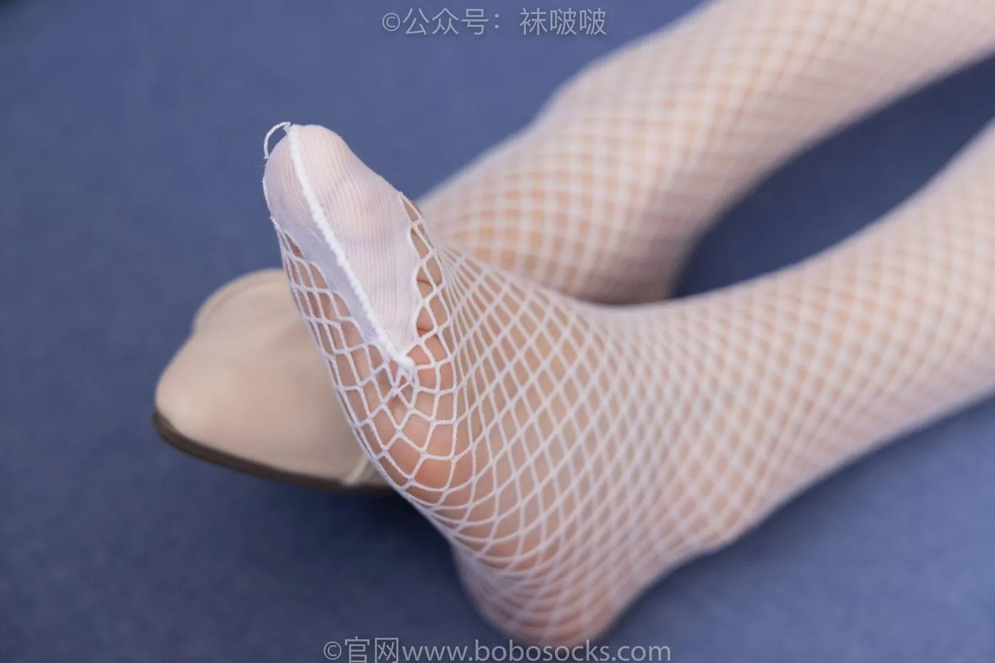[BoBoSocks袜啵啵]NO.043 小甜豆-圣诞服、平底鞋、高跟鞋、白色渔网袜 [165P]插图5